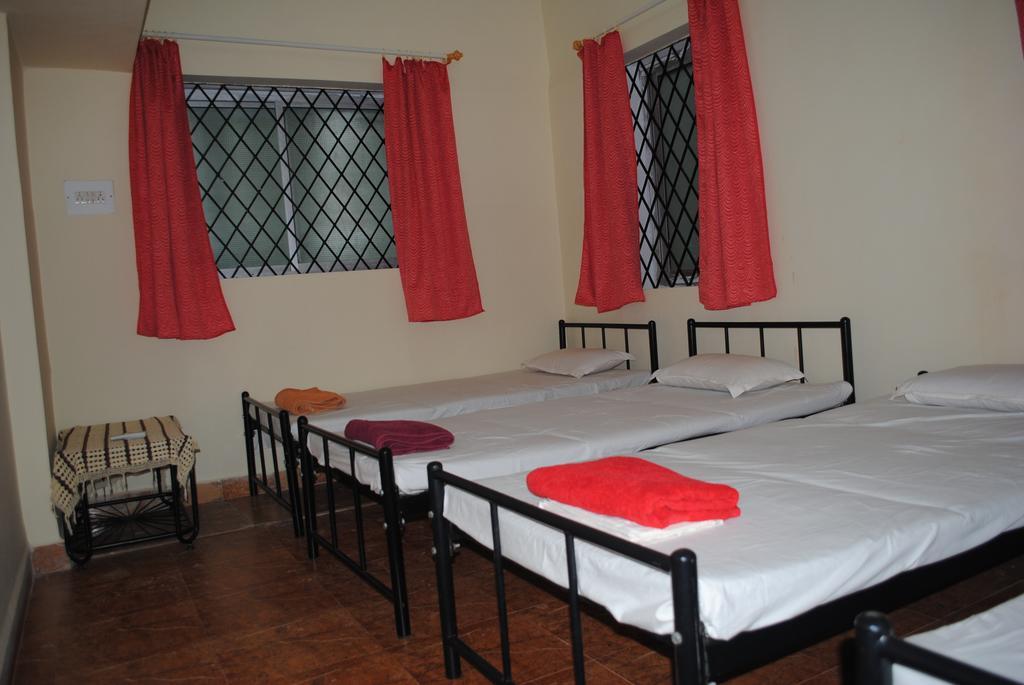 Joe And Marietta'S Guesthouse Calangute Quarto foto