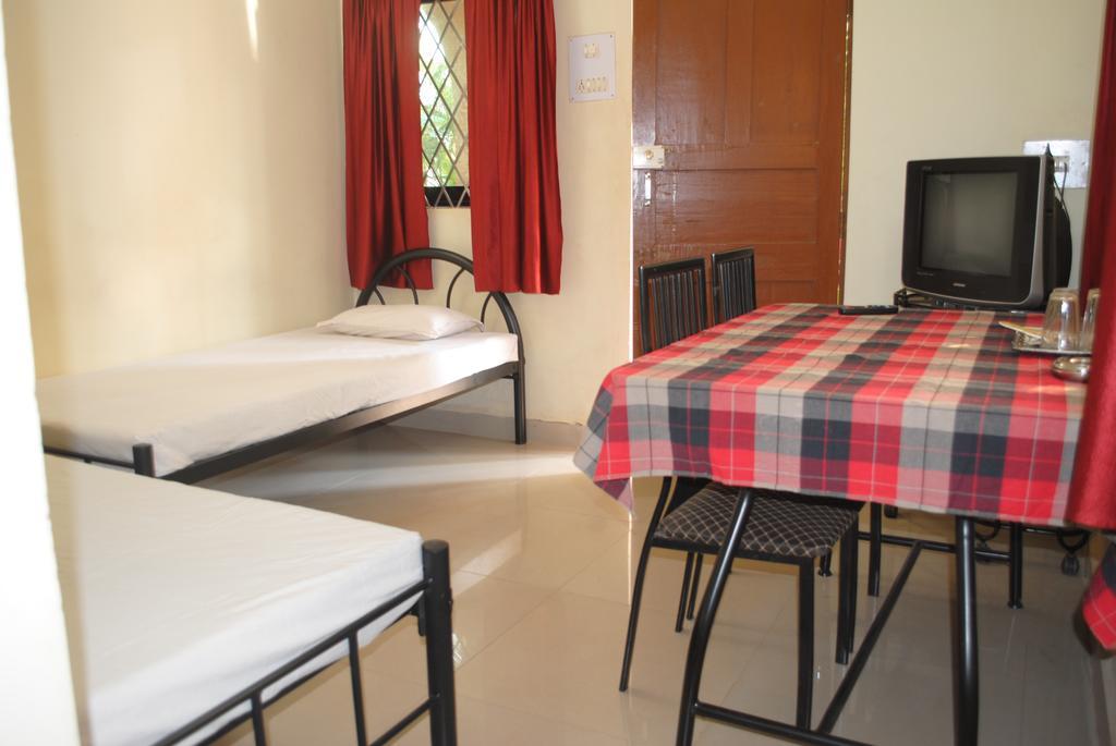 Joe And Marietta'S Guesthouse Calangute Quarto foto